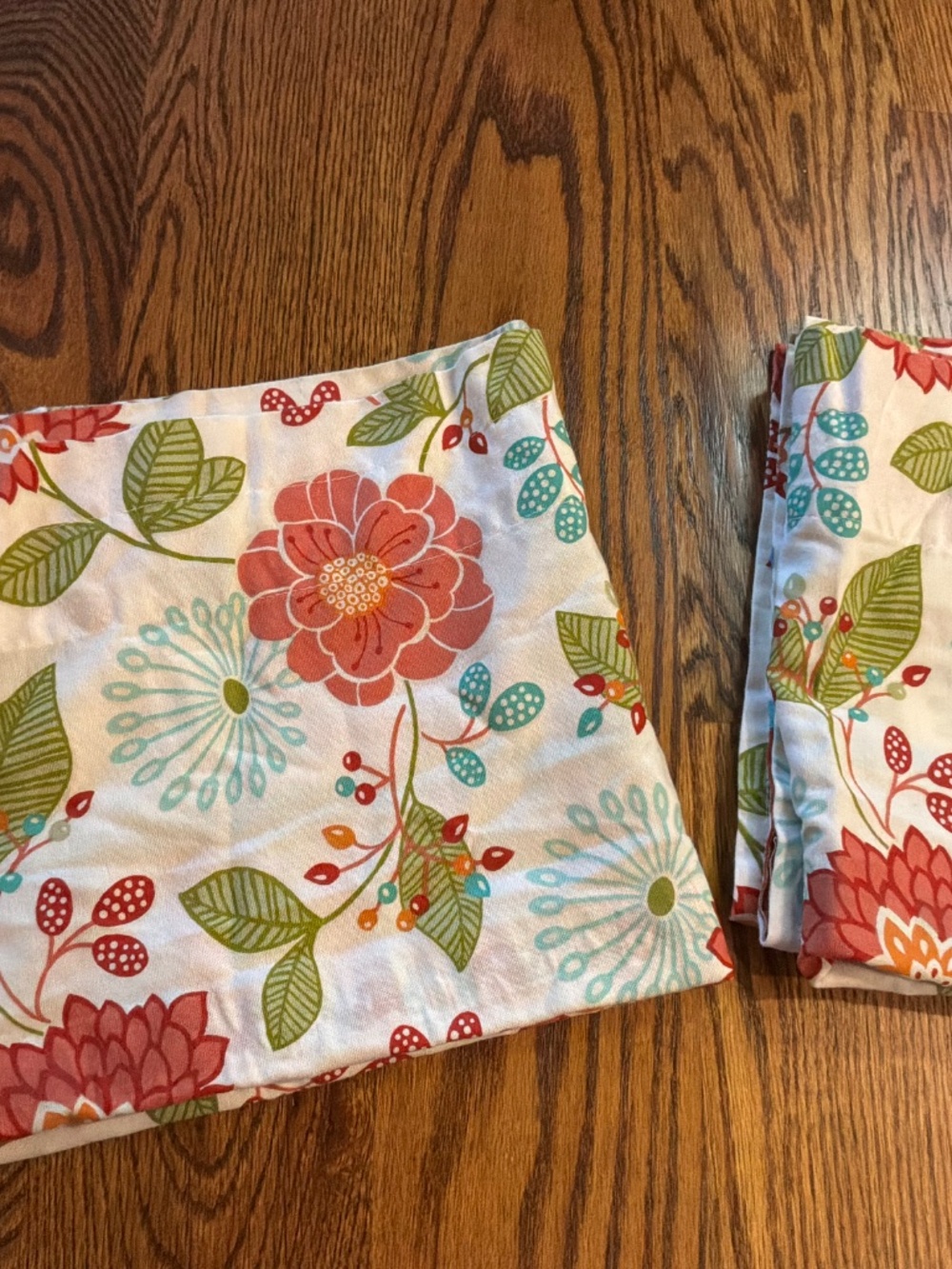 Valances - Picture 5 of 6